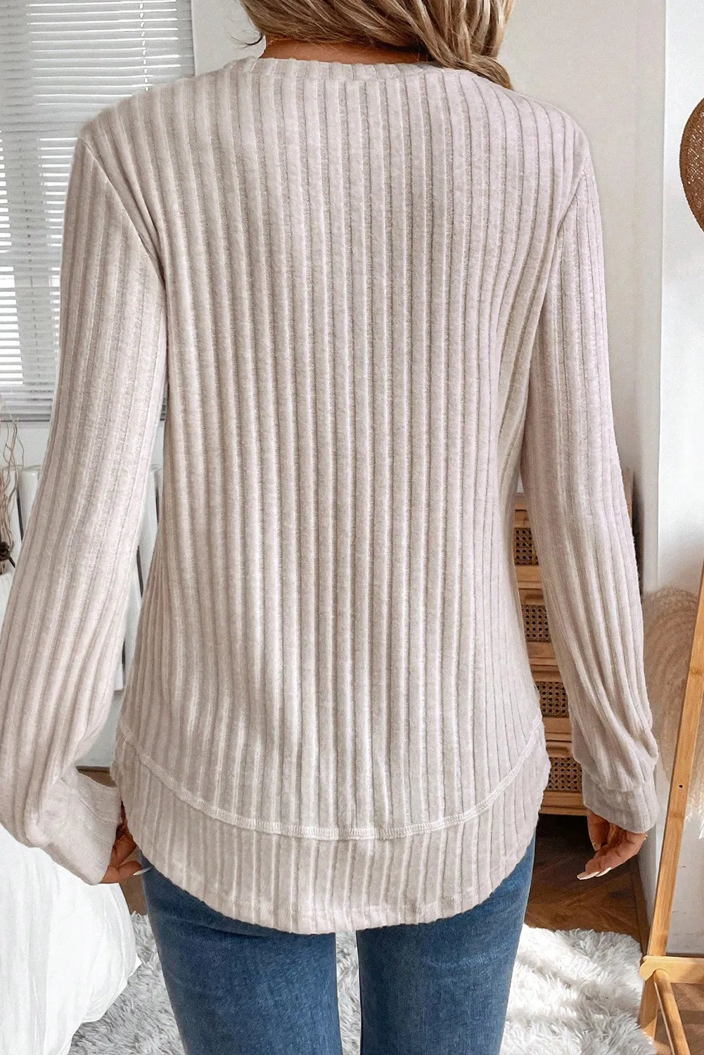 Ribbed Texture Round Neck Long Sleeve Rounded Hem Knit Top