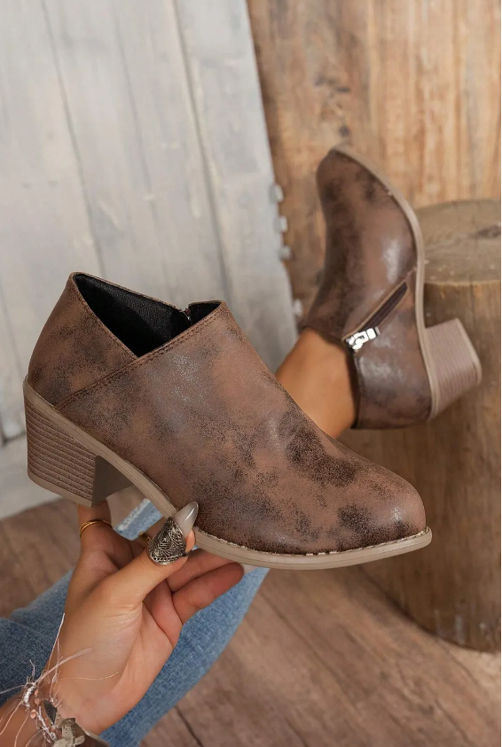 Tulip Opening Suede Ankle Boots